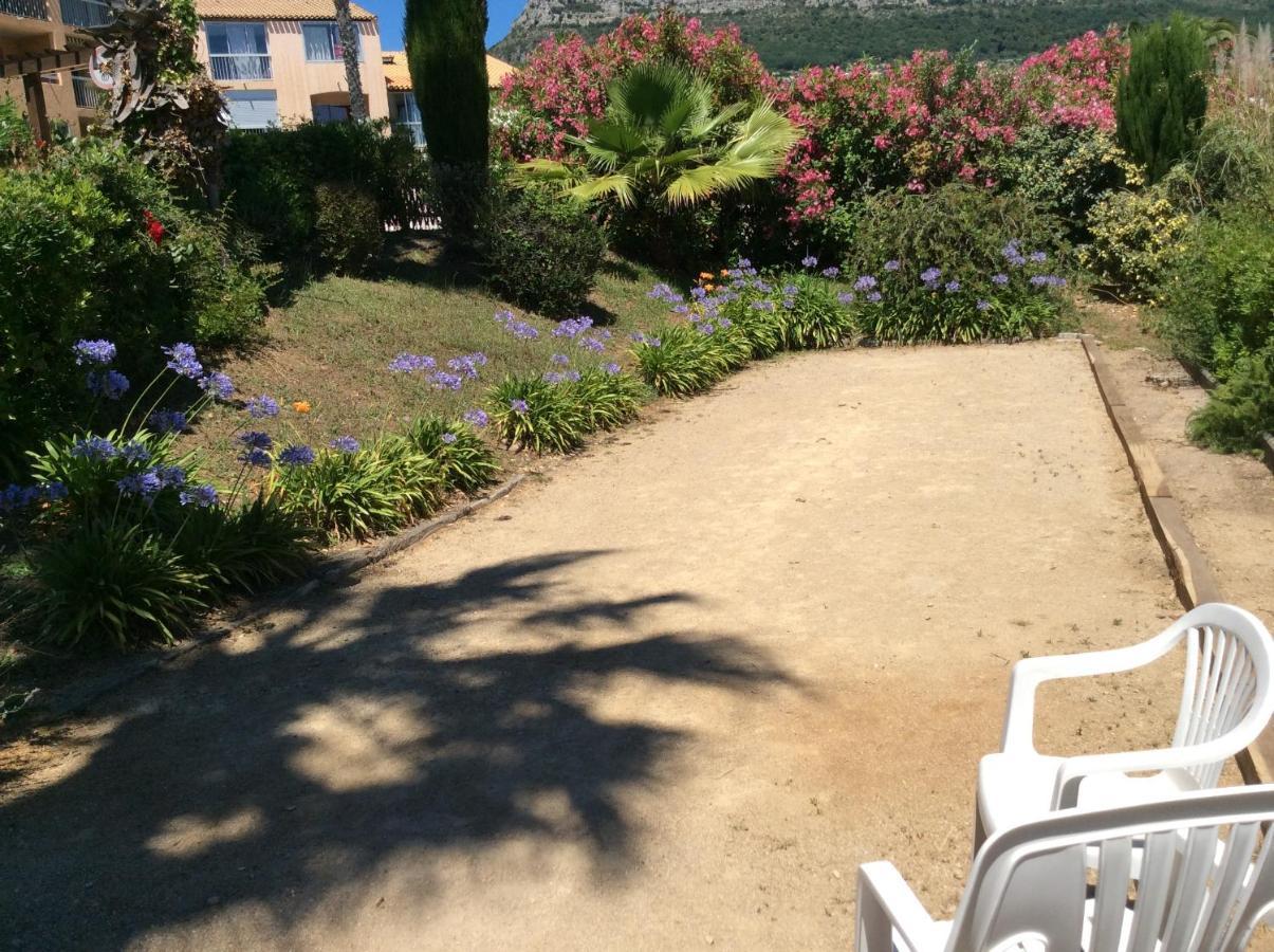 Au Calme Dans Hameau Fleuri Joli Studio 3 Pers Piscine Parking Wi-Fi Vence Kültér fotó